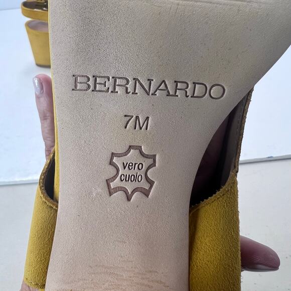 Bernardo Bedford Suede Slingback Sandals Square Toe Ochre Women 7M Tried On - Picture 10 of 10